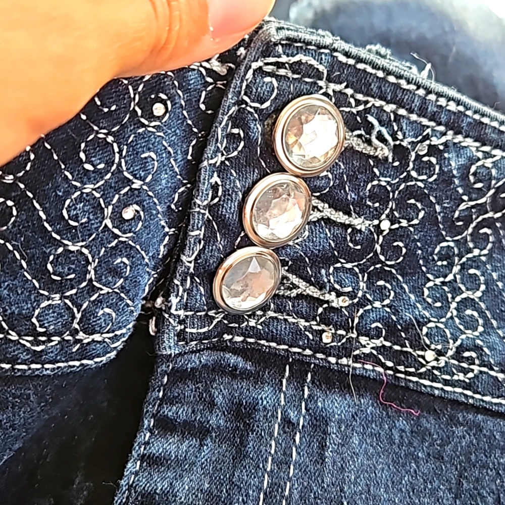 Bling Capri - Picture 5 of 7